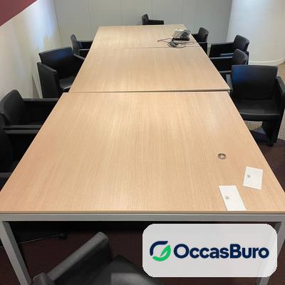 Table modulaire 10 places chêne clair, pieds argent – reconditionnée