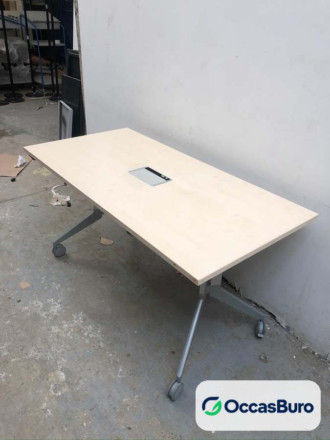Table rabattable érable avec trappe, sur roulettes – reconditionnée