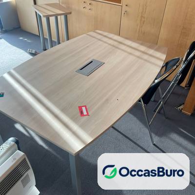 Table réunion tonneau ton chêne clair 4-6 places, trappe – reconditionnée