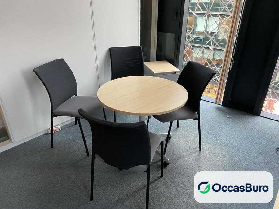 Table ronde 4 personnes plateau érable, pied central – reconditionnée