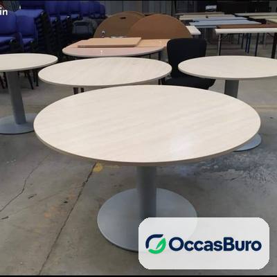 Table ronde 4 places érable sur pied central gris – reconditionnée
