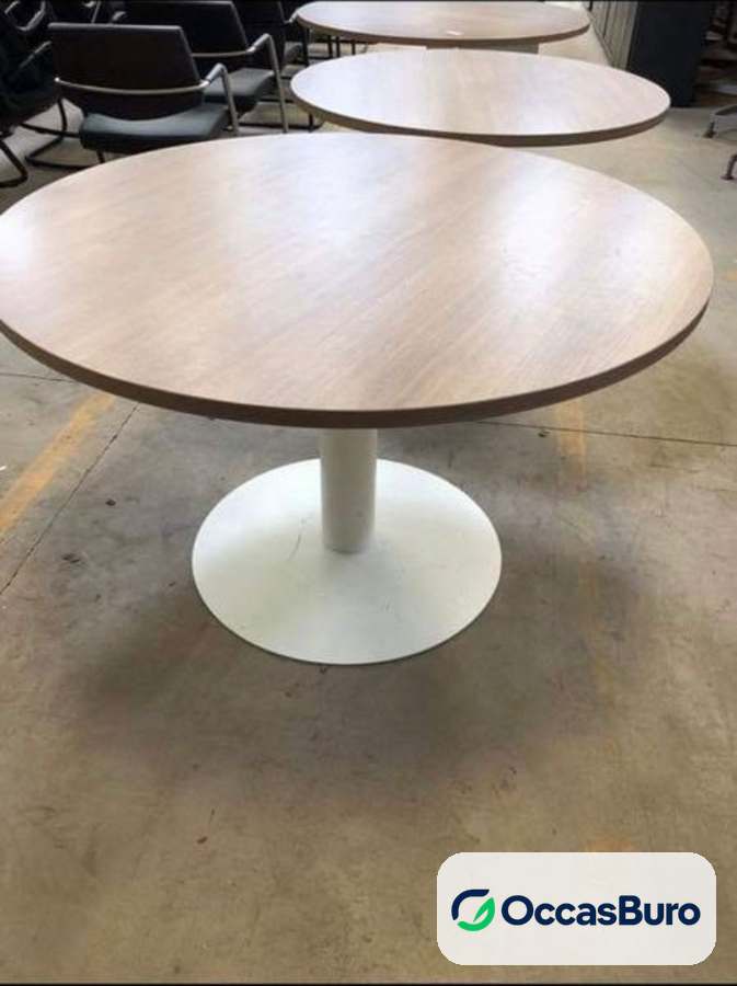 Table ronde chêne 4 places sur pied tulipe blanc – reconditionnée