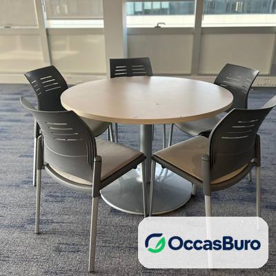 Table ronde de réunion bois clair 4 à 6 personnes – reconditionnée
