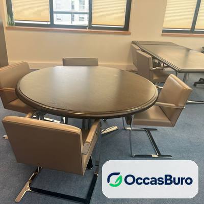 Table ronde de réunion bois foncé 4 places, pied central – reconditionnée