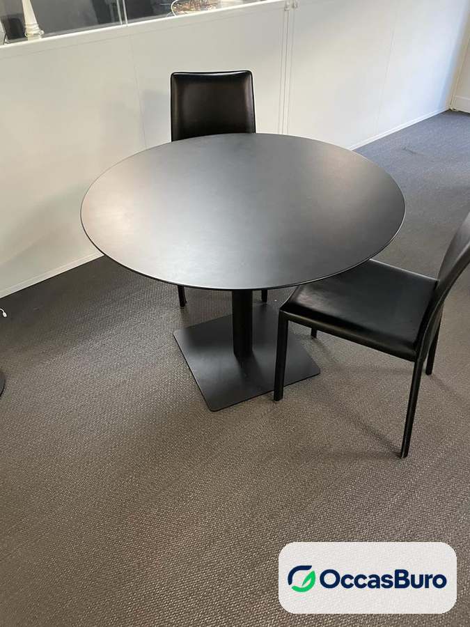Table ronde noire à pied central, reconditionnée