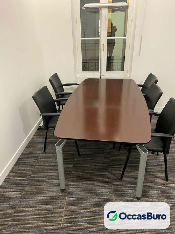 Table tonneau acajou 6 places sur pieds gris – reconditionnée
