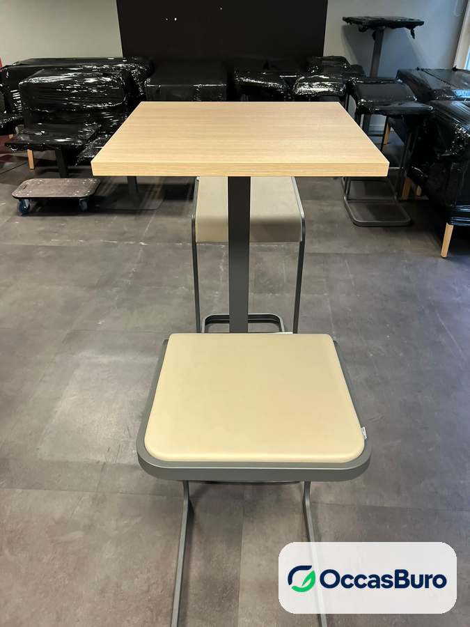 Tabouret de bar beige rembourré, piètement luge gris – reconditionné